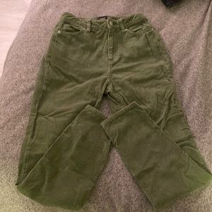 BDG Corduroy women’s green pants size 25 Mom High Rise - great condition